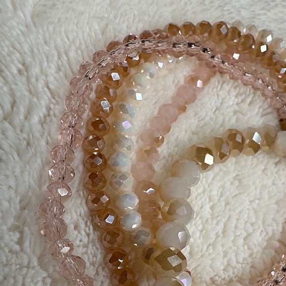 Beaded Bracelets Pretty Neutral Cream & Soft Pink Set of 5 w/a Cross Charm NWOT - Picture 7 of 12